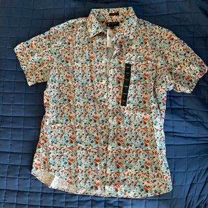 Men’s printed short sleeve button down
